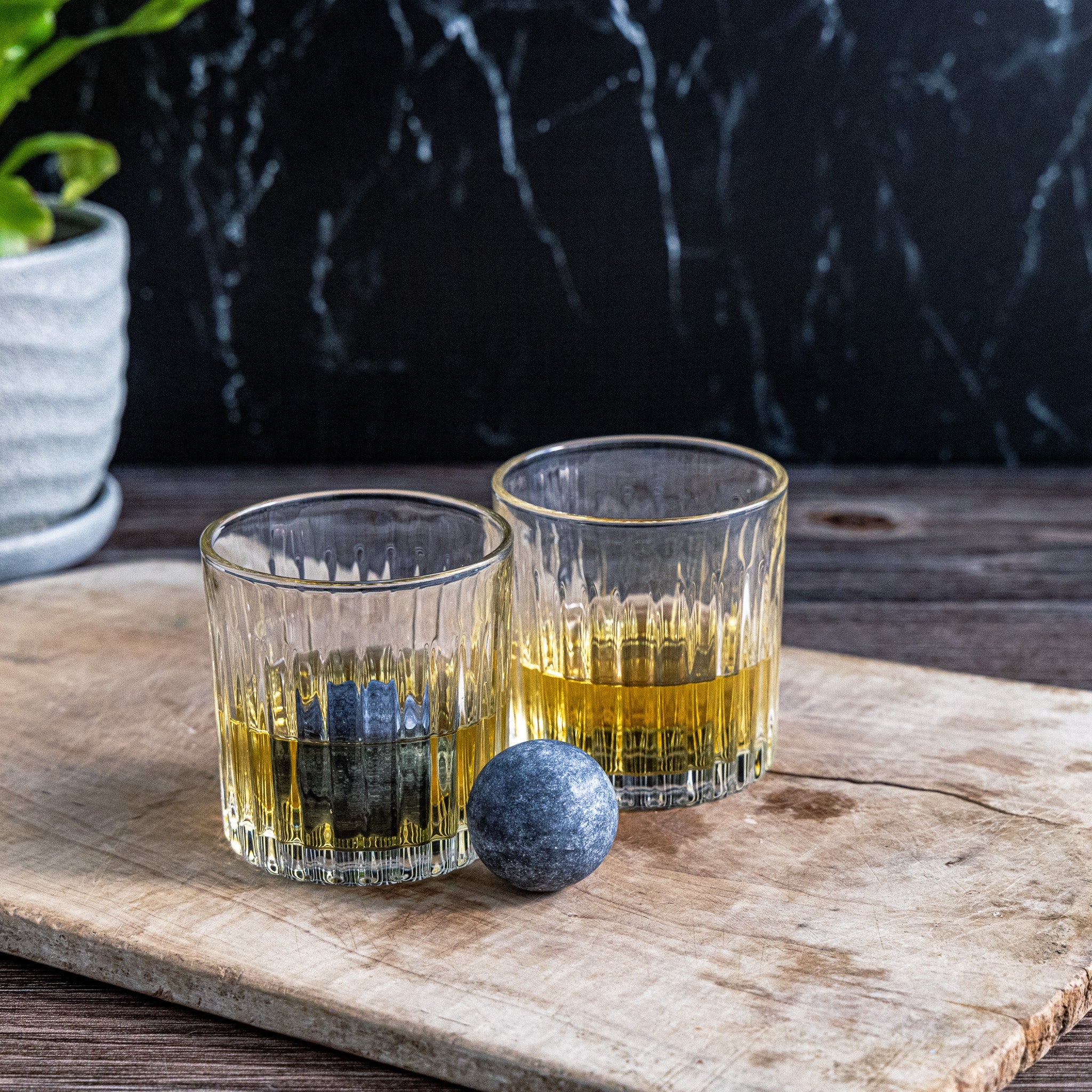 Tumbler & Whiskey Stones Set - Image 4